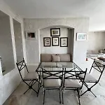 Castle81homes White , Sea View House * מרמריס